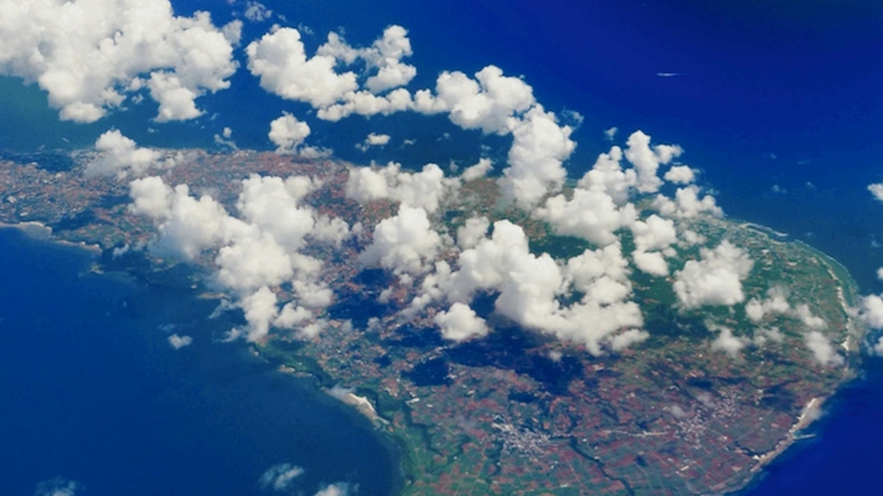 晴天の島 Tour | The lost Islands of Japan | YellowWood Adventures